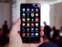 Hands On With The Motorola Droid Turbo From Verizon