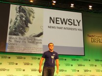 Newsly Hack Is Tinder For News Articles