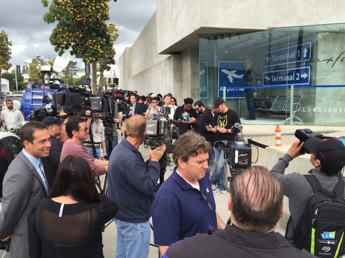 photo of Slightly Slighted, Apple’s Diehards Still Do The Launch Day Lineup image