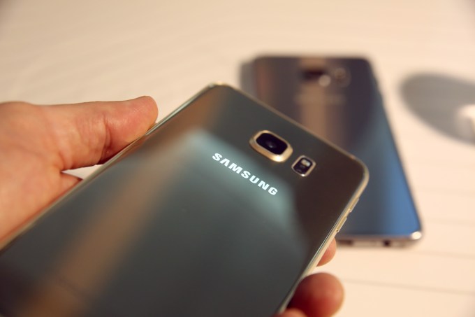 Samsung Galaxy s6 edge+ Rear