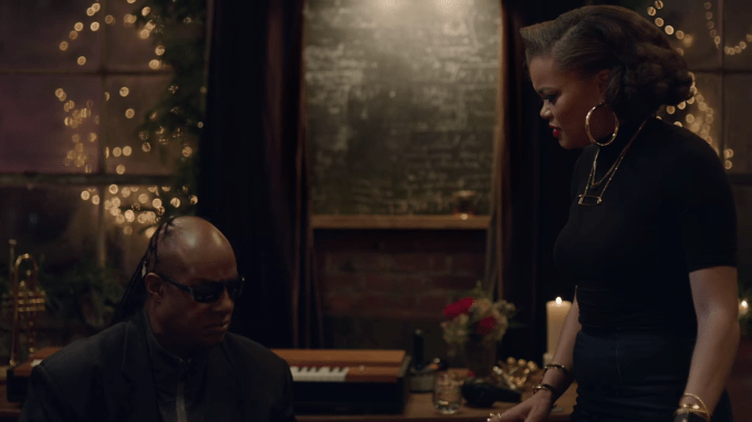photo of Apple’s Holiday Ad Features Andra Day, Stevie Wonder And VoiceOver image