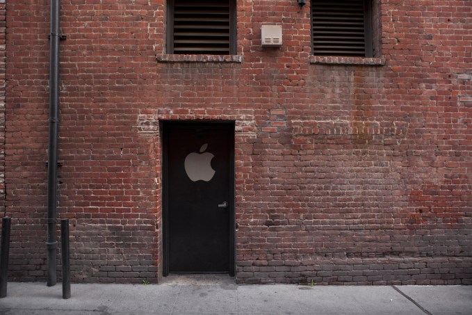 apple back door fbi
