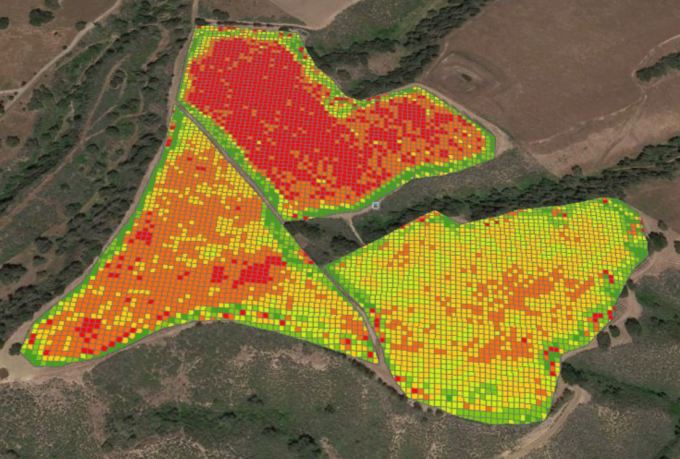 農業用ドローンとPrecisionHawks社のDataMapperを利用して作成された土壌マップ