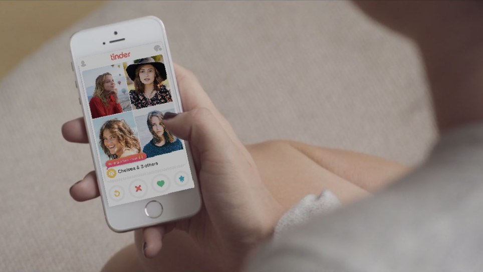 Tinder Social, helping friend groups plan their night out, launches globally