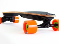 Boosted’s v2 electric skateboards go 12 miles with swappable batteries