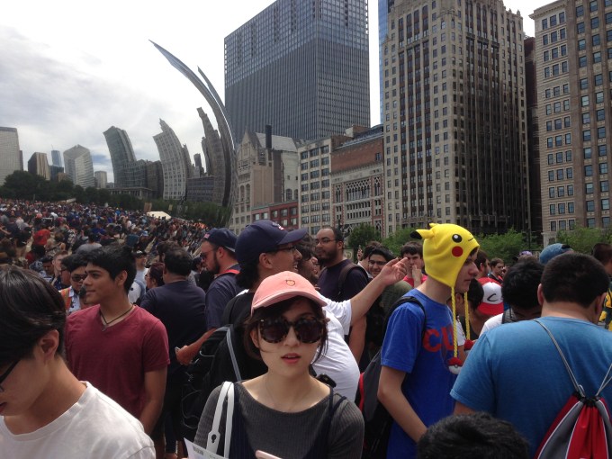 この前の日曜日に、シカゴのCloud Gate付近で開催されたポケモンGO集会に集まった約5.000人の人々（写真:Lucia Maffei/TechCrunch）