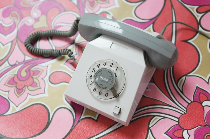 (GERMANY OUT) Altes  Telefon mit Waehlscheibe aus der DDR  (Photo by Leber/ullstein bild via Getty Images)