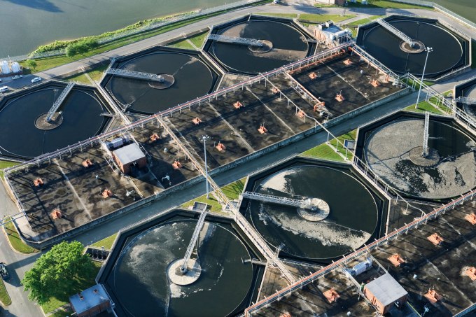 Aerial shot of wastewater treatment facility in Houston, Texas (Photo: Getty Images/Jupiterimages/Photolibrary)