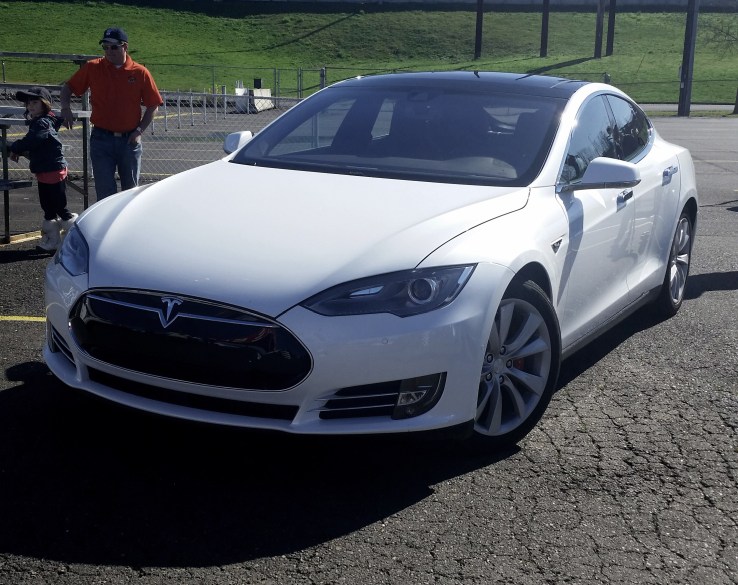 Tesla Model S regains top Consumer Reports rating after software update