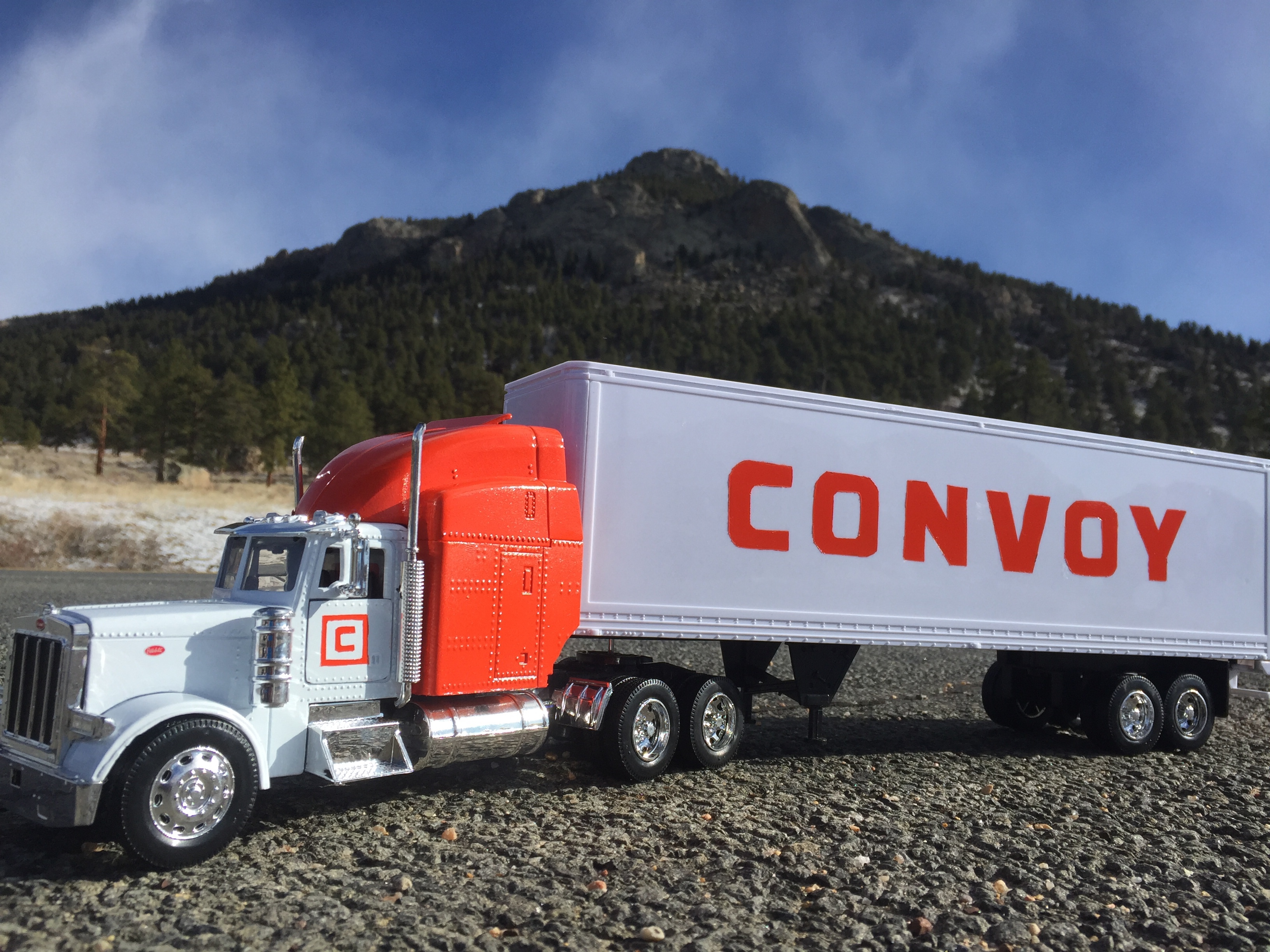In a first deal of its kind, Convoy lands  million led by YC’s Continuity Fund