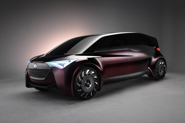 Toyota’s ‘Fine-Comfort Ride’ fuel cell concept aims for long-range flexibility